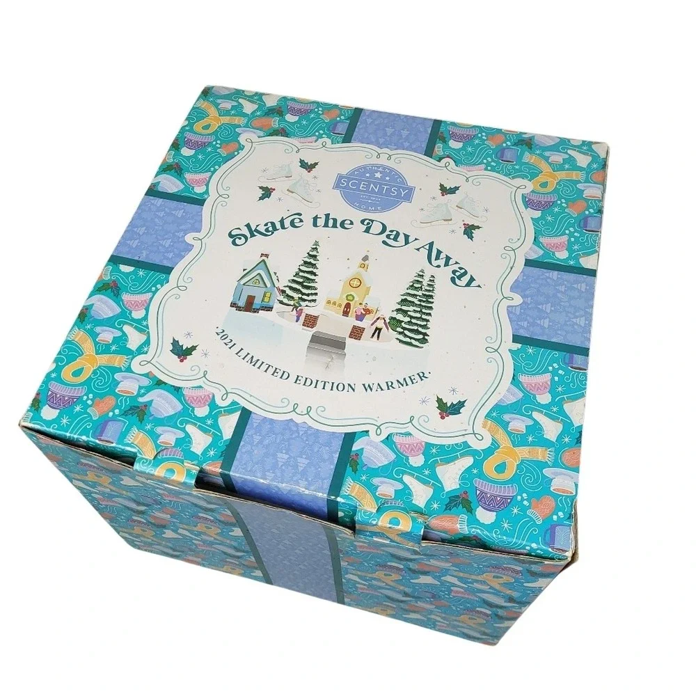 Scentsy Skate The Day Away 2021 Holiday Warmer w/ Moving Skaters Xmas Open Box